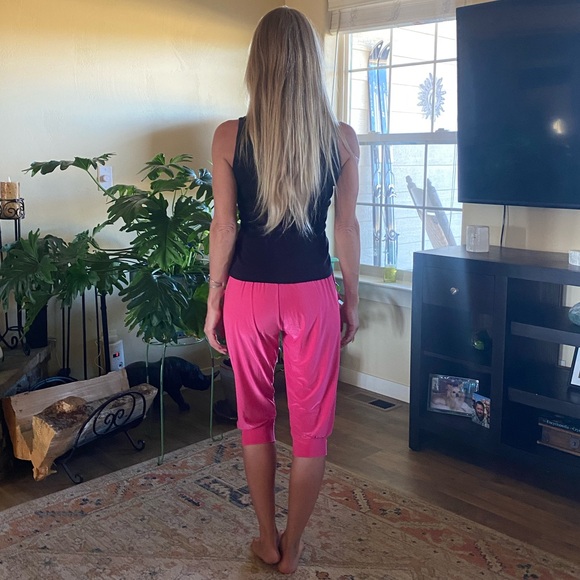 New Slinky Cropped Genie Pants - Picture 12 of 16